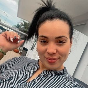 Meet your Posher, Loreiby